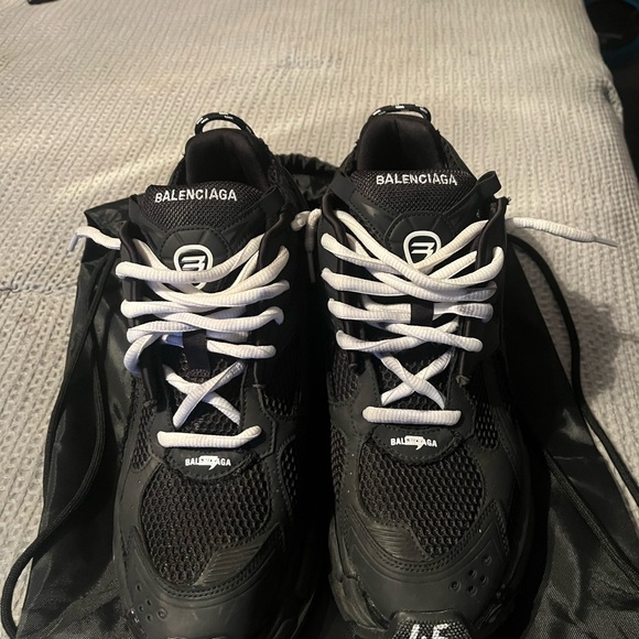 Balenciaga Black Sneakers with White Laces - Picture 1 of 5